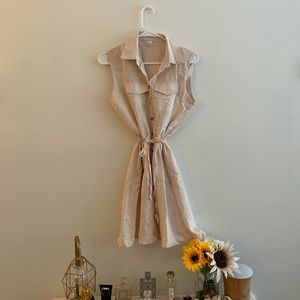 Beige Button-down Sleeveless Dress with Pockets